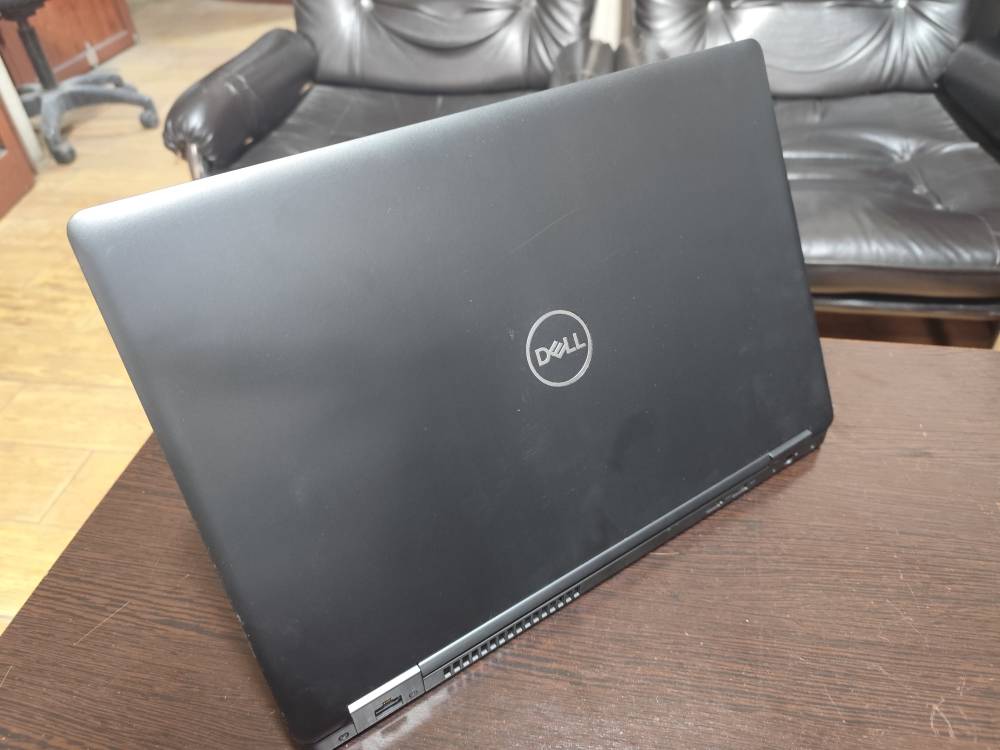 Dell DELL PRECISION 3530